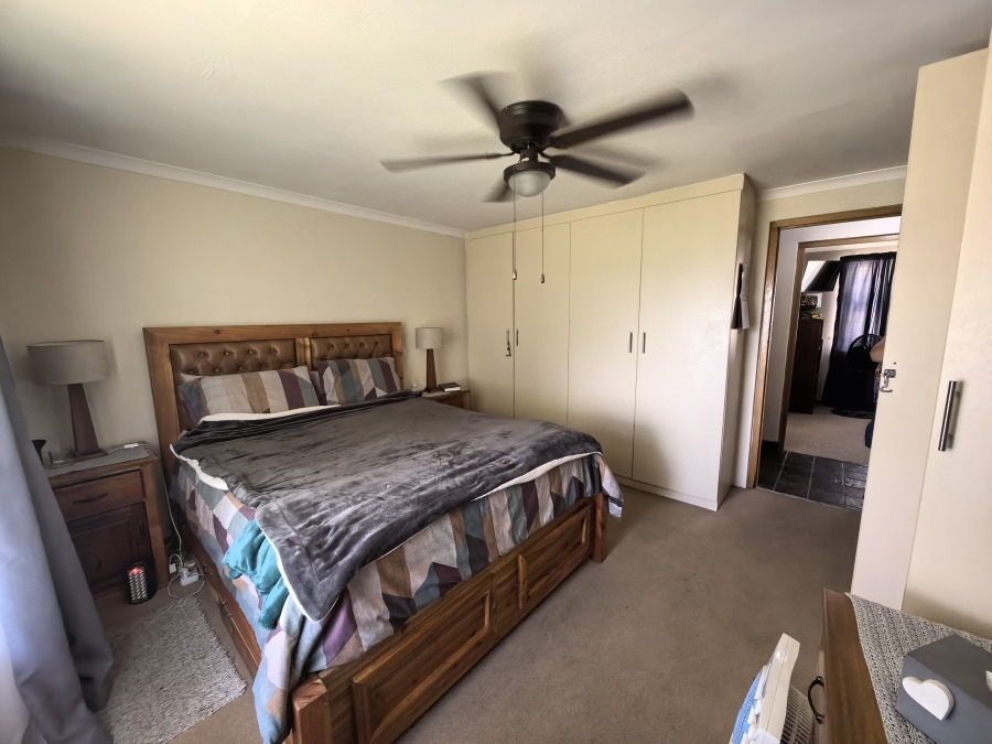 5 Bedroom Property for Sale in Fraaiuitsig Western Cape